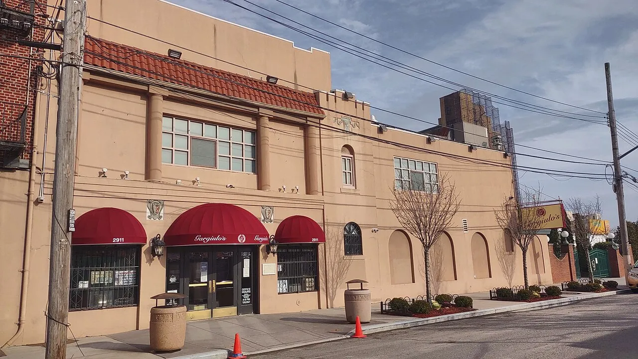 Archival photograph of Gargiulo’s, New York (2022)