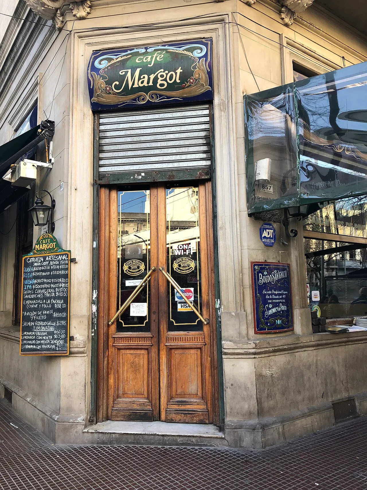 Archival photograph of Café Margot, Buenos Aires (2018)