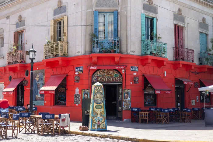 Archival photograph of La Perla de Caminito, Buenos Aires (2022)