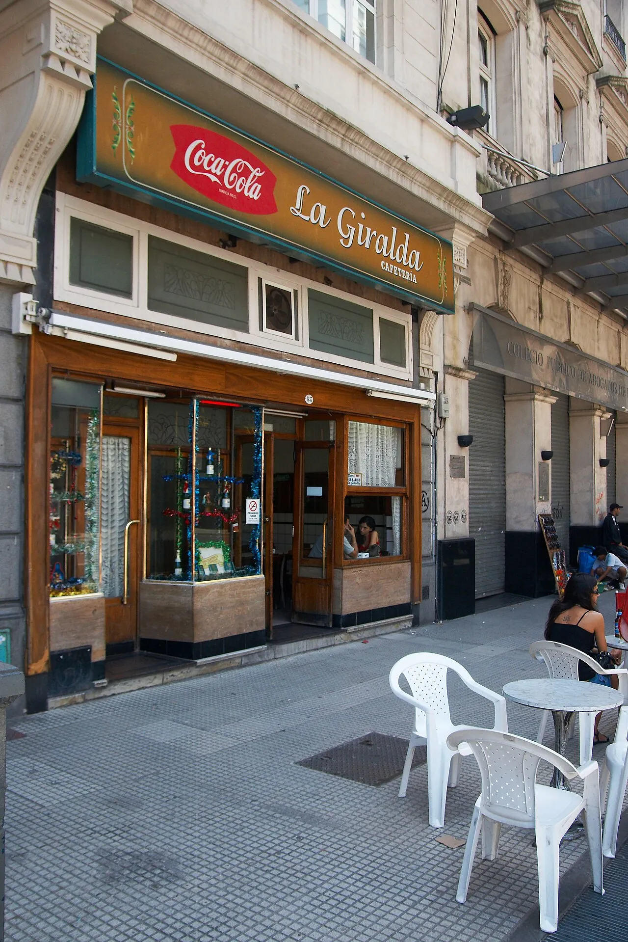Archival photograph of La Giralda, Buenos Aires (2007)