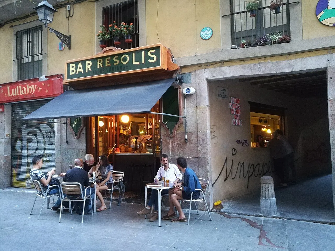 Archival photograph of Bar Resolis, Barcelona (2018)