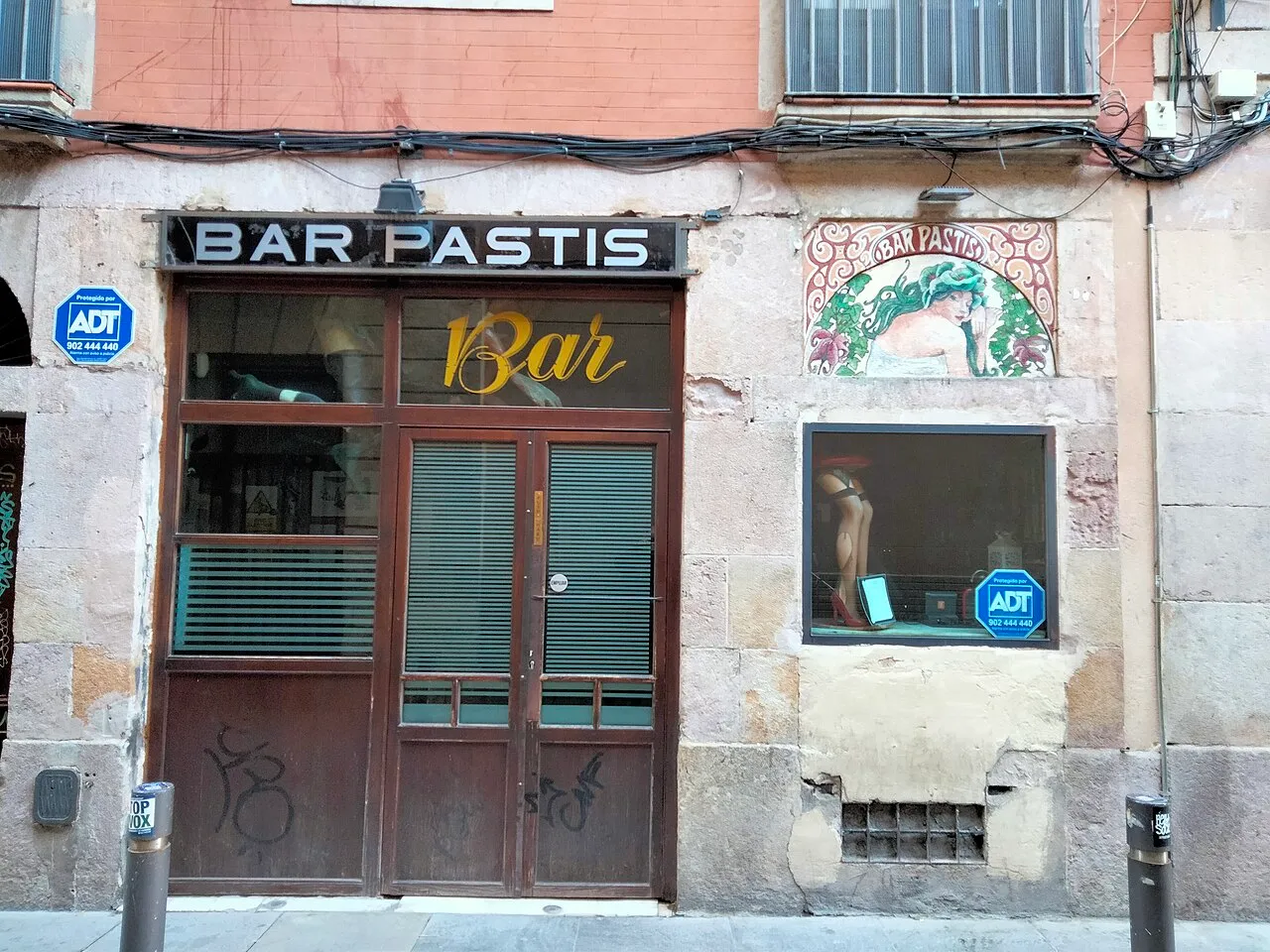 Archival photograph of Bar Pastís, Barcelona (2023)