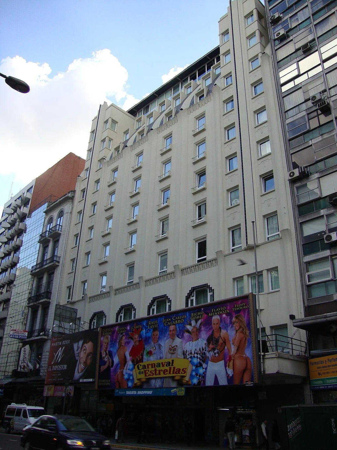 Archival photograph of Teatro Broadway, Buenos Aires (2010)