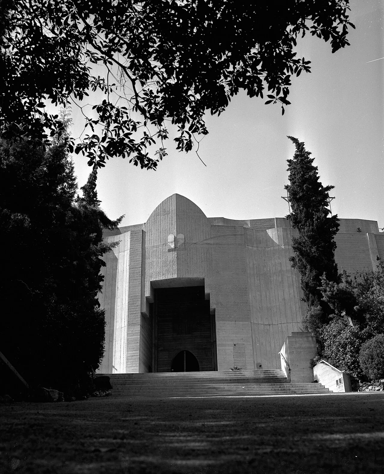 Archival photograph of The Ford, Los Angeles (1956)