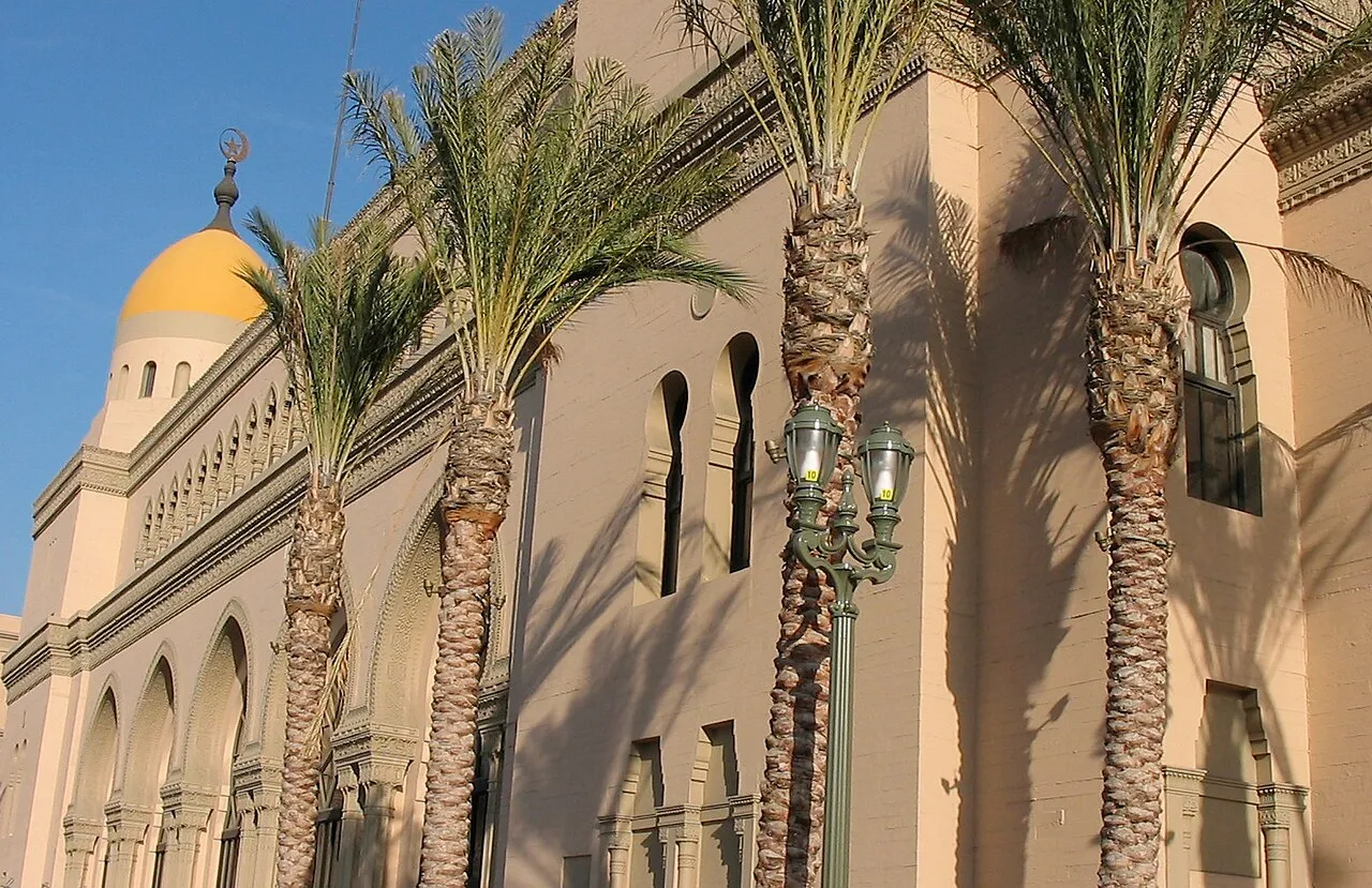 Archival photograph of Shrine Auditorium and Expo Hall, Los Angeles (2004)