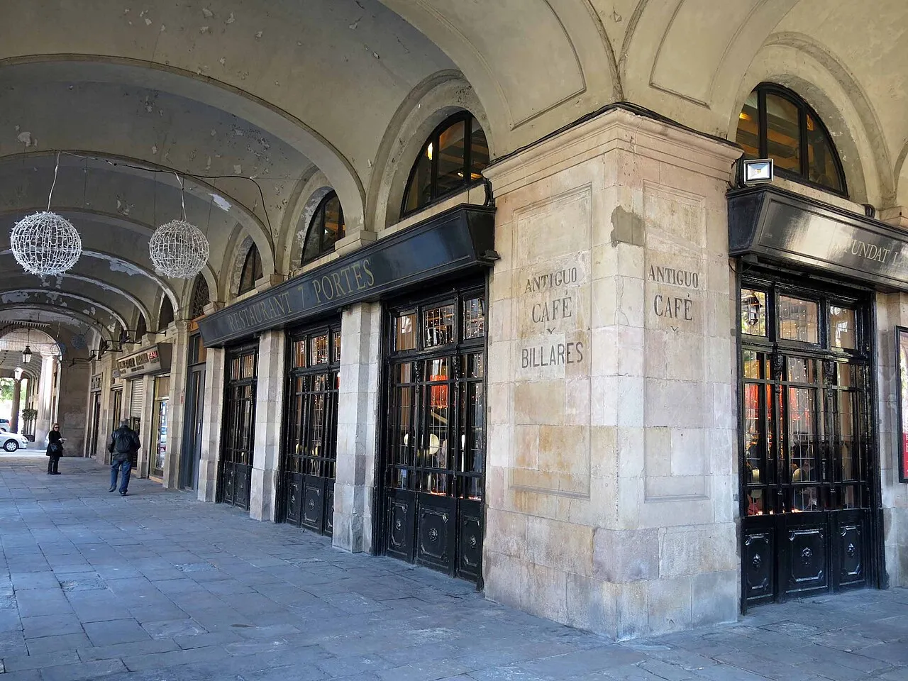 Archival photograph of 7 Portes, Barcelona (2013)