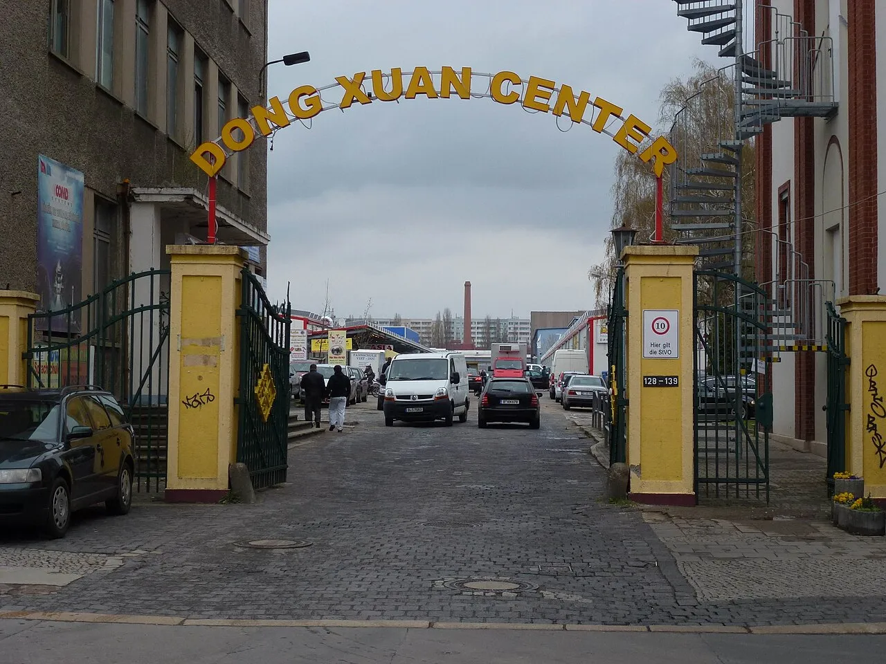 Archival photograph of Dong Xuan Center, Berlin (2012)