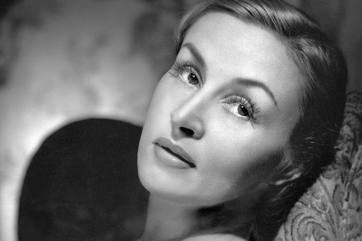 Black-and-white portrait of Tita Merello by Annemarie Heinrich, for Una diva plebeya.