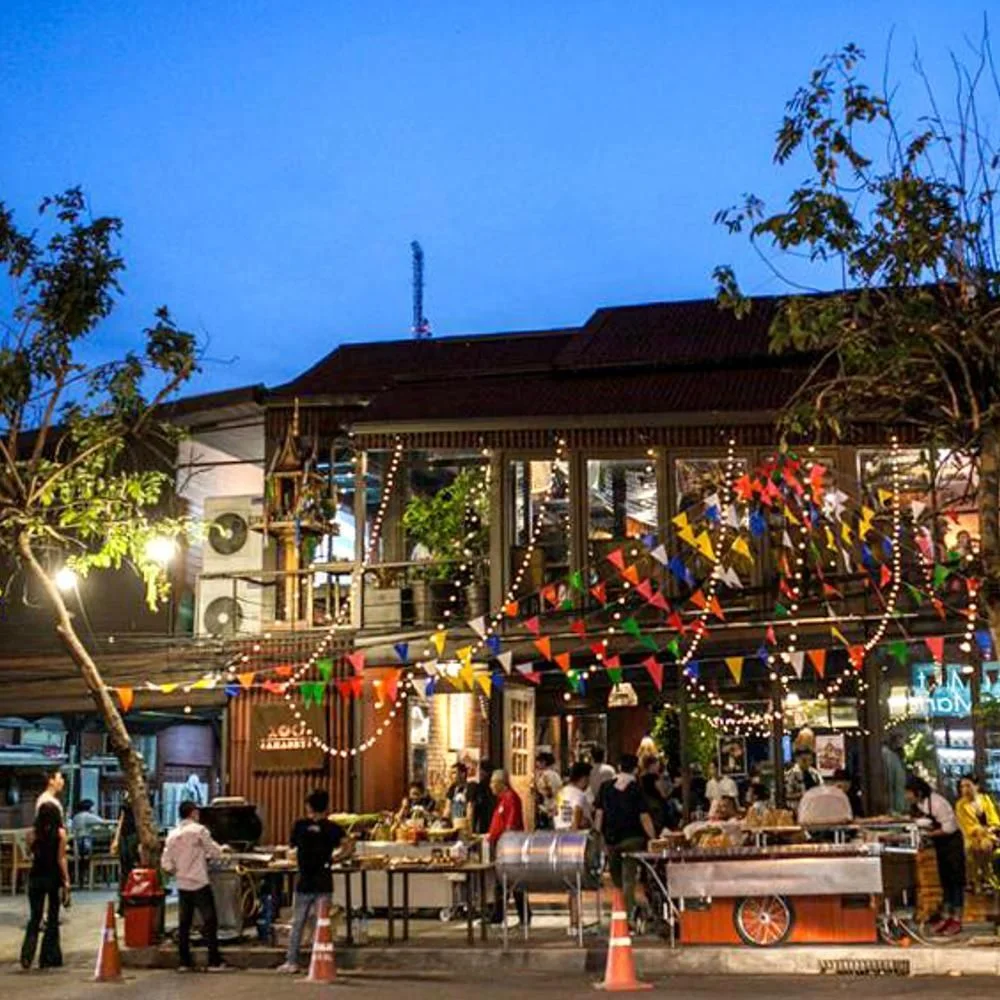 100 Mahaseth : อาคารด้านนอก (ภาพจากเว็บไซต์ทางการ)