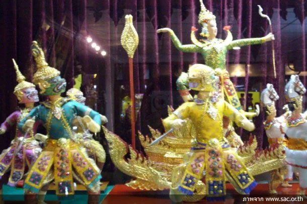 Bangkok Dolls Museum : ห้องจัดแสดง