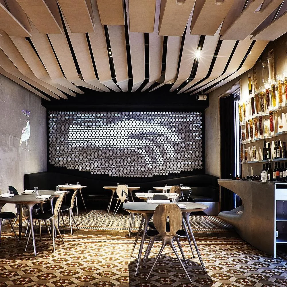 al kostat: dining room and slatted ceiling