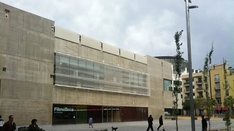 The film centre's concrete facade facing the square at Filmoteca de Catalunya