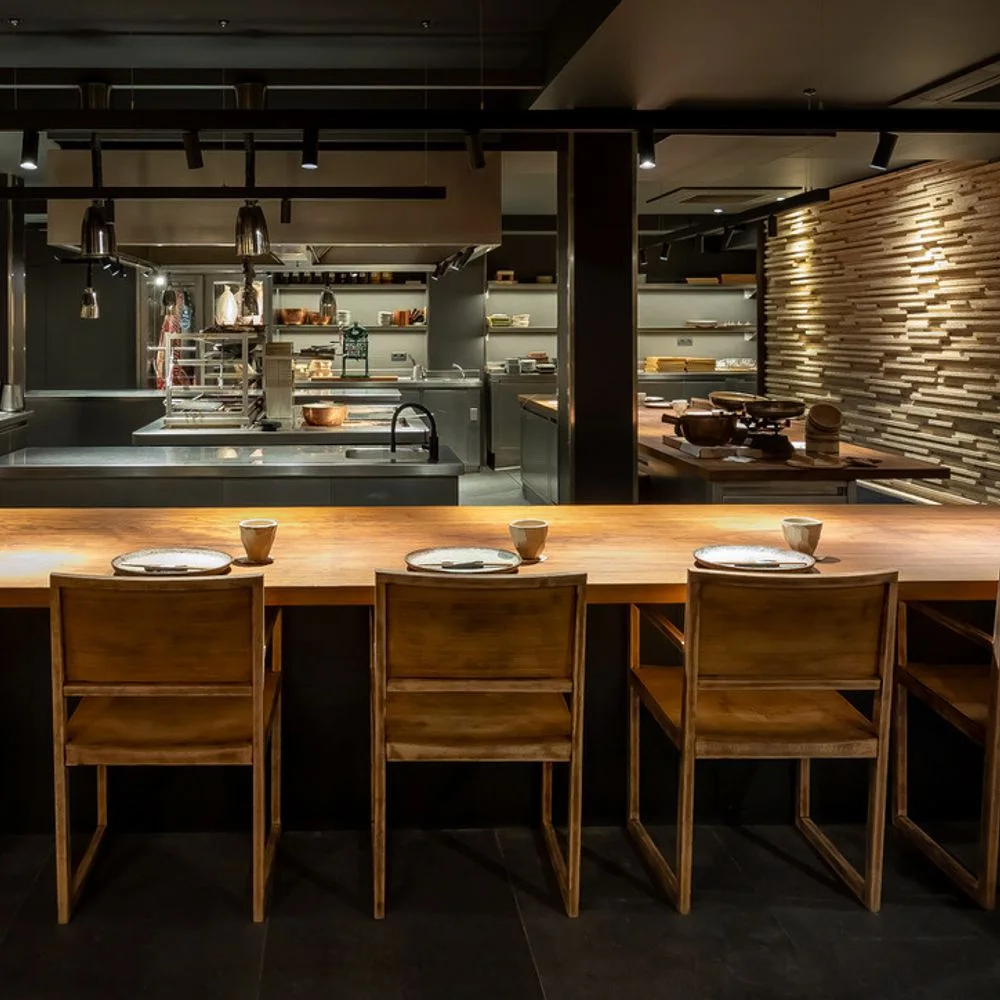 Koy Shunka: dining counter and kitchen