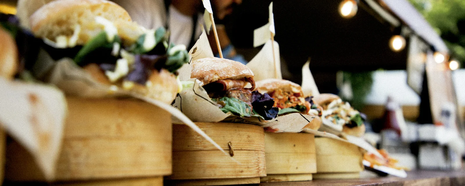Palo Alto: freshly prepared sandwiches at an outdoor food stall, shown on its official website