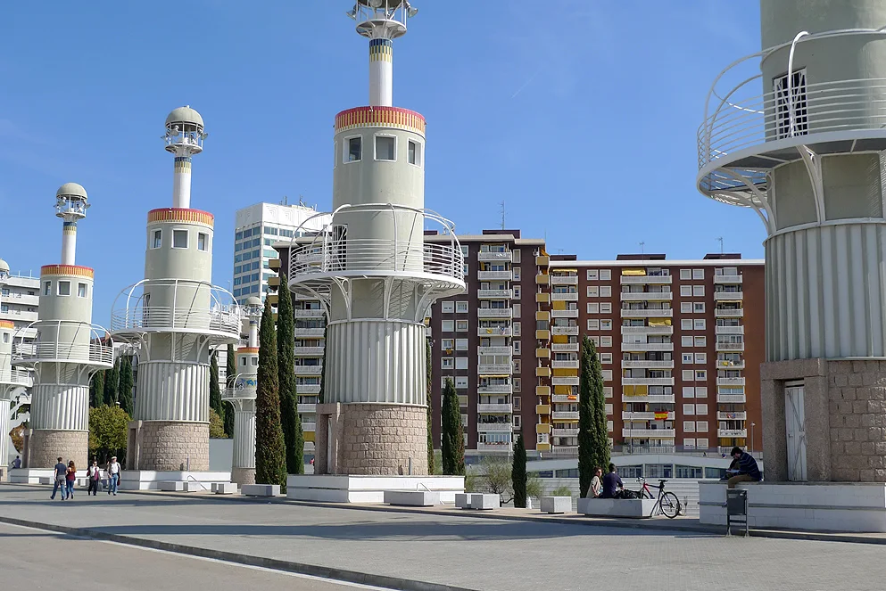 Parc de l’Espanya Industrial: the distinctive towers and open plaza of the park