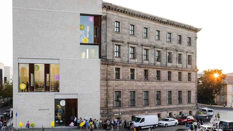Haus Bastian - Zentrum für kulturelle Bildung : Fassade
