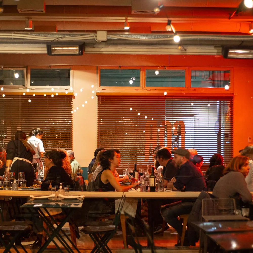 Corte Comedor: guests dining in the restaurant