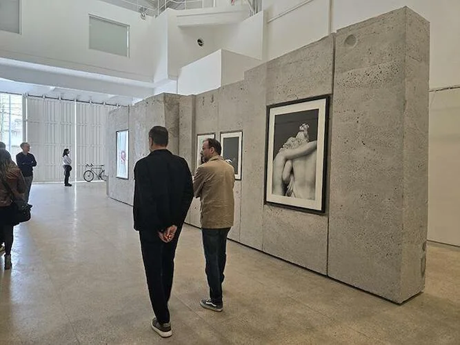 Fundación Larivière: visitors exploring a photography exhibition in the gallery