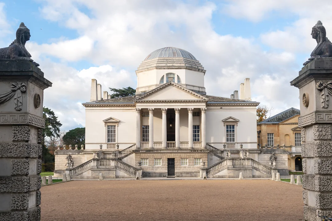The building and its entrance at Chiswick House and Gardens