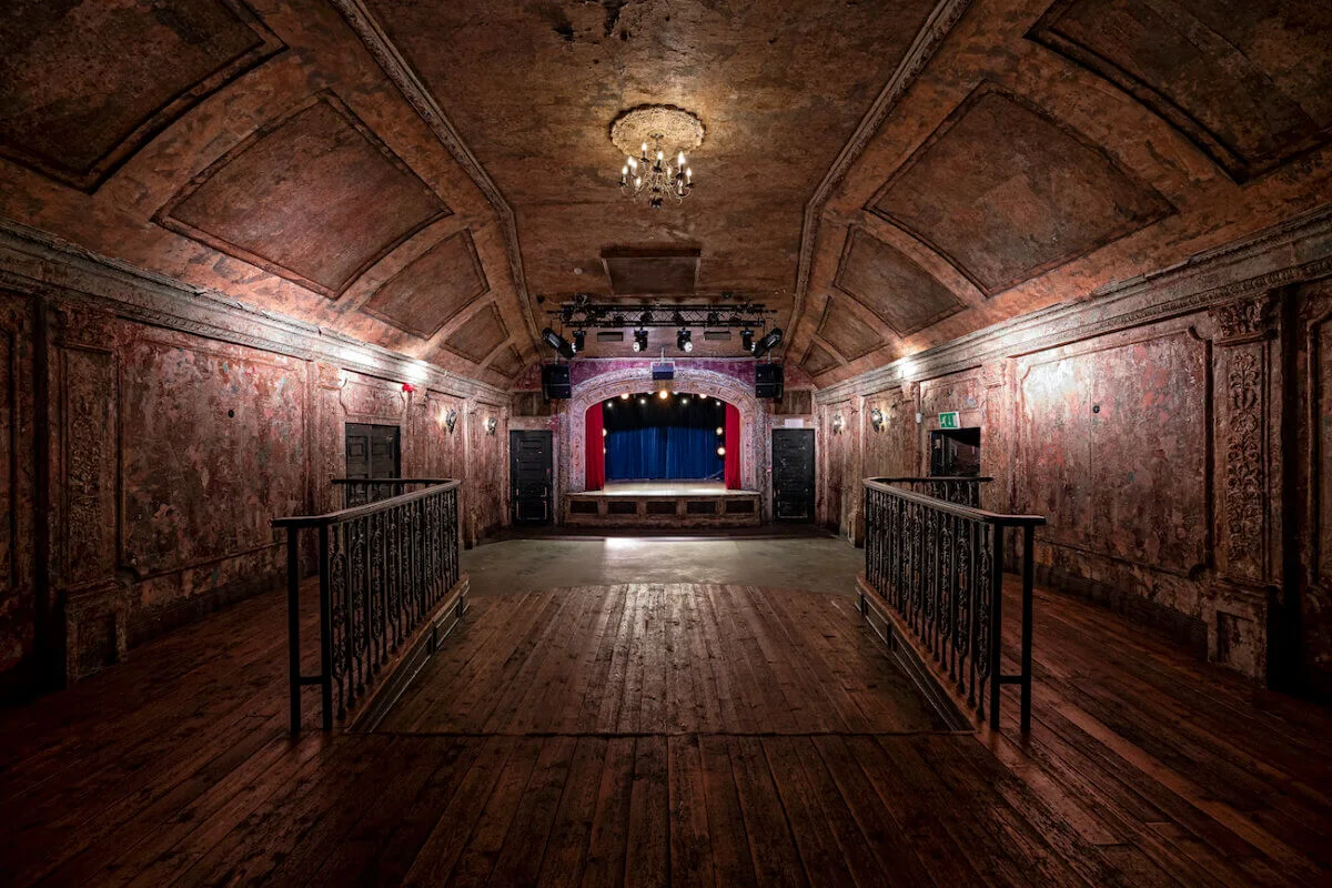 The vaulted brick room and stage at Omeara