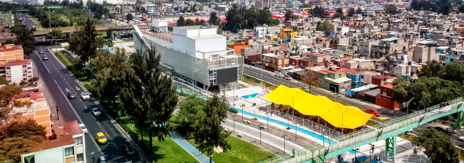 Barco Utopía : Fachada (imagen del sitio oficial)