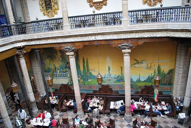 La Casa de los Azulejos : Patio (imagen del sitio oficial)