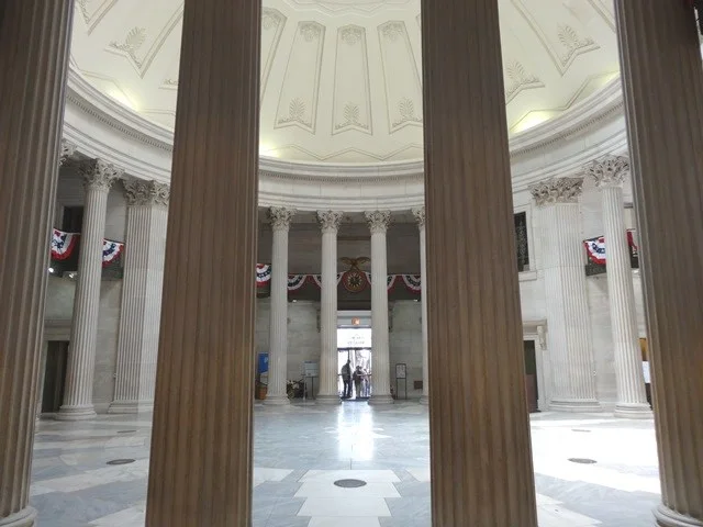 Federal Hall National Memorial: stone columns beneath the memorial's circular rotunda