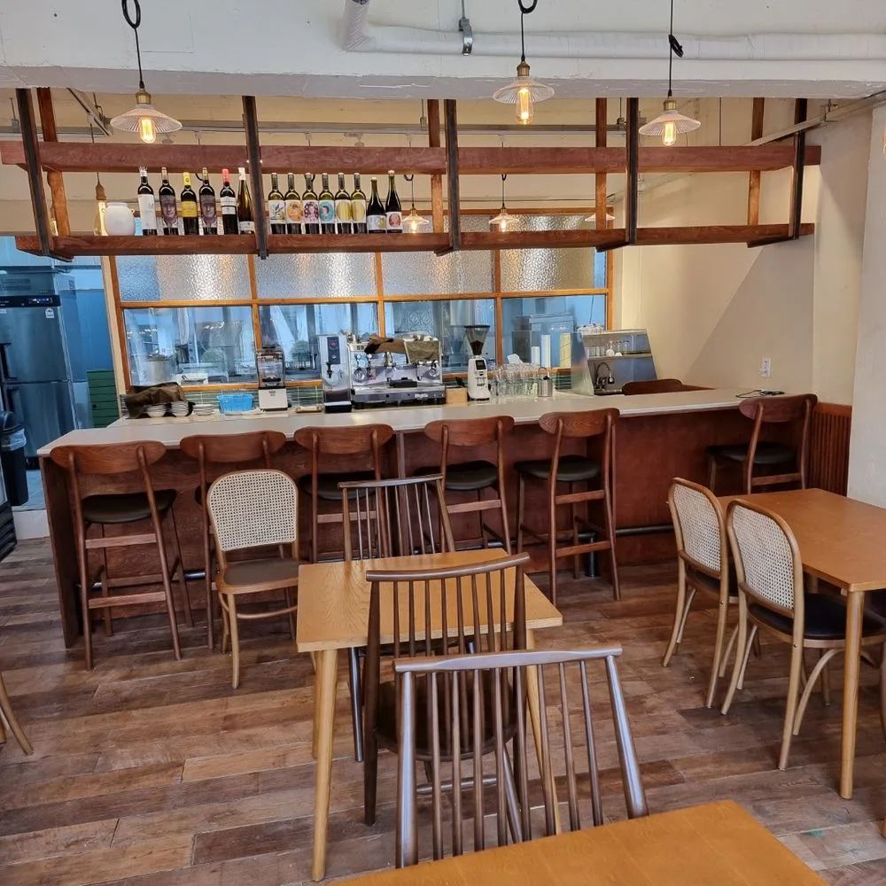 ALT.a: dining room and long bar