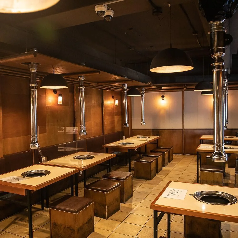 Ggupdang: barbecue tables and ventilation hoods