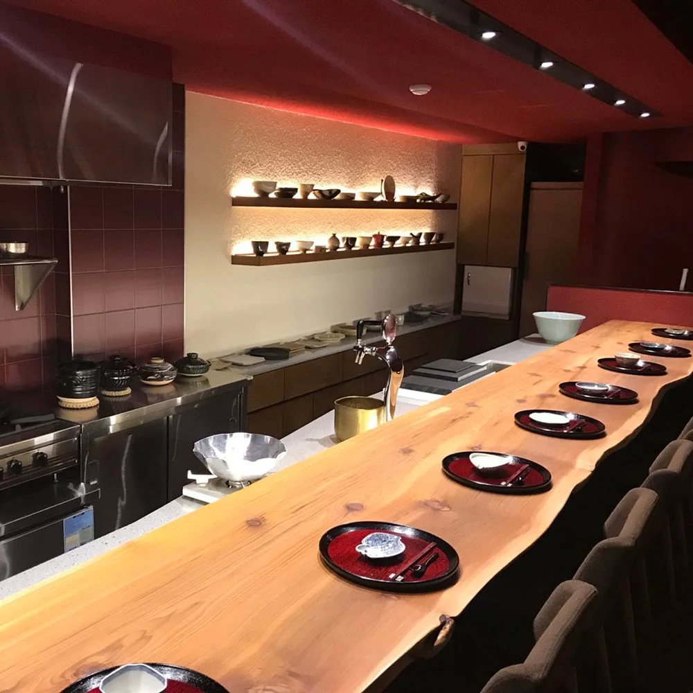 Muni: wooden dining counter
