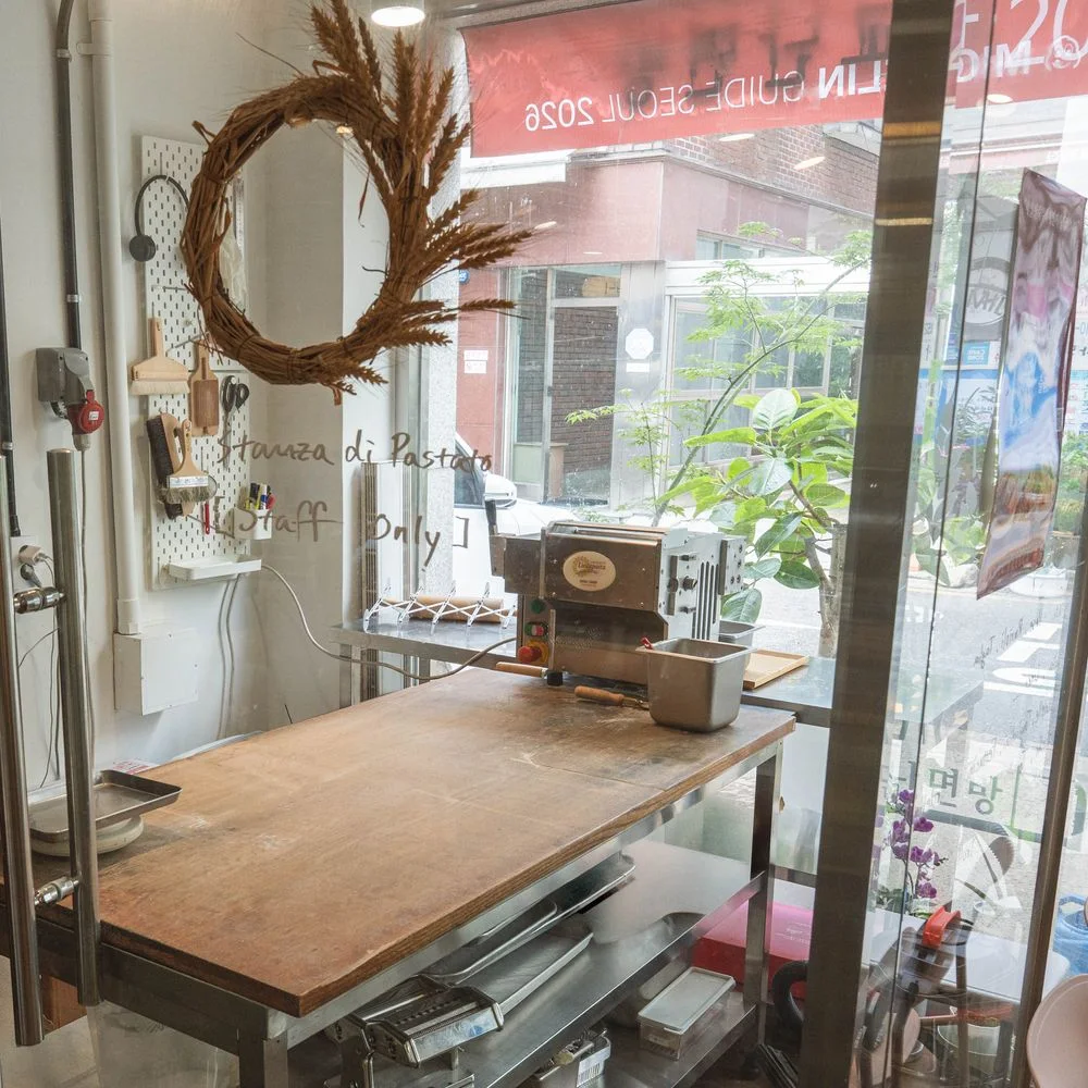 Seokyonanmyunbang: small table beside the front window