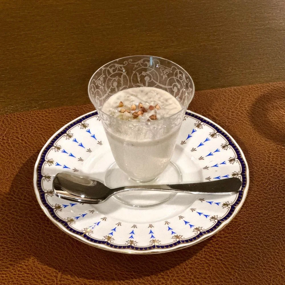 Sobajuu: dish in a glass bowl