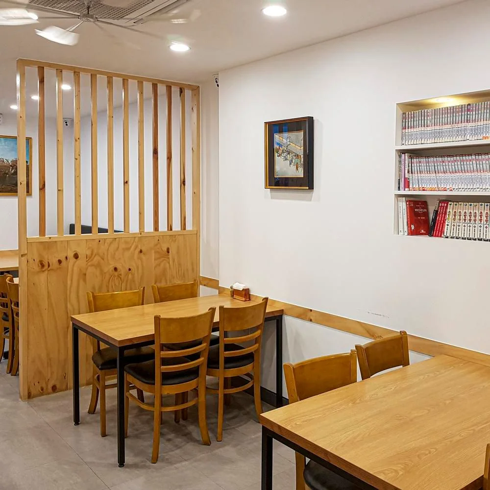 Subaru: simple wooden dining tables