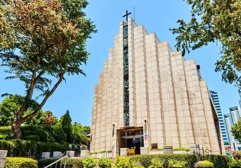 Yanghwajin Foreign Missionary Cemetery: memorial church and surrounding trees