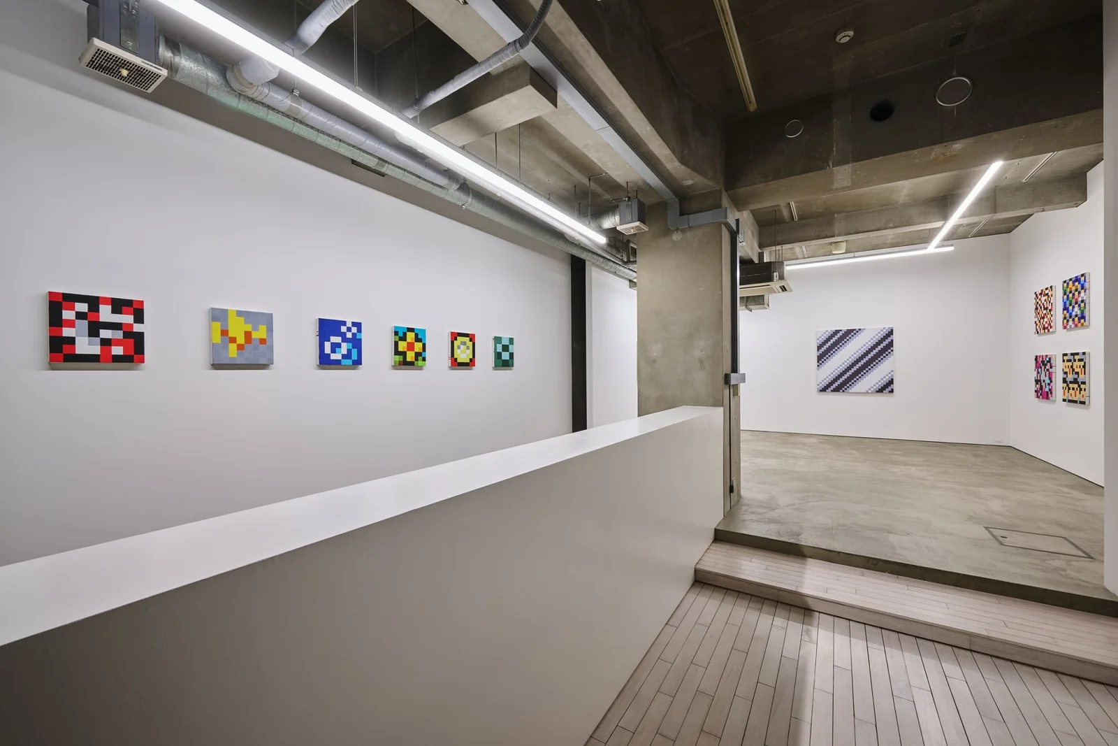 Maki Fine Arts: artworks displayed along the gallery walls, shown on its official website