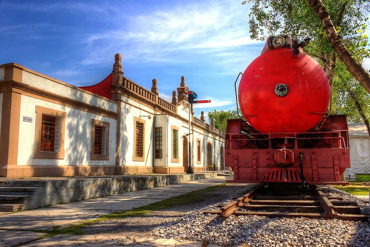 Exterior of Museo de los Ferrocarrileros (2014)