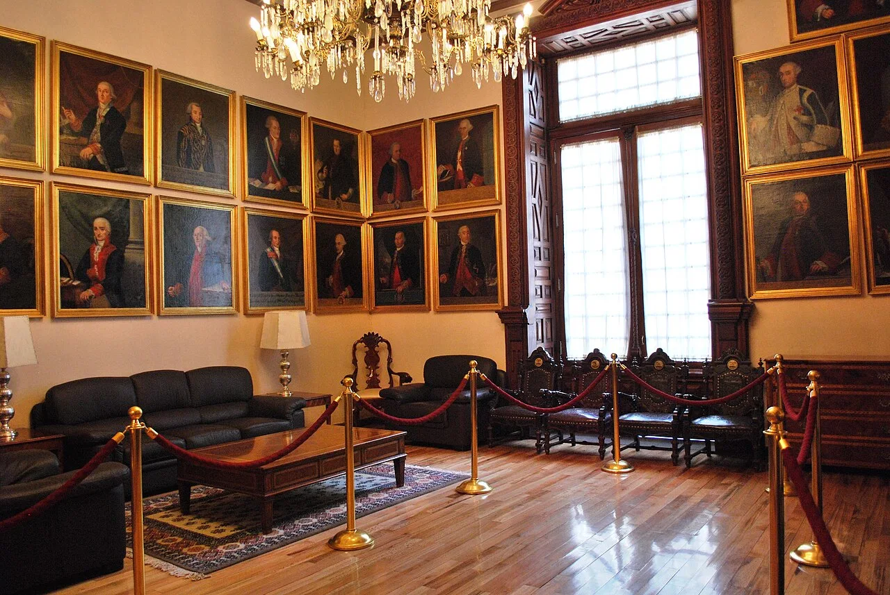 Inside Museo Salón de Cabildos (2009)
