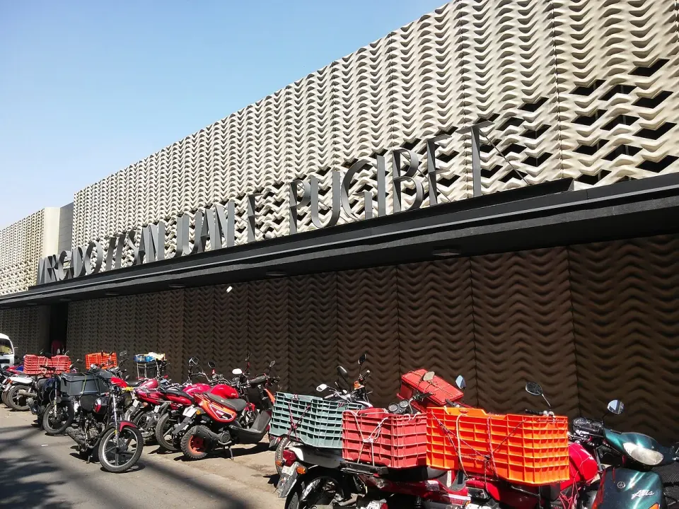 Fachada de Mercado de San Juan Ernesto Pugibet (2018)